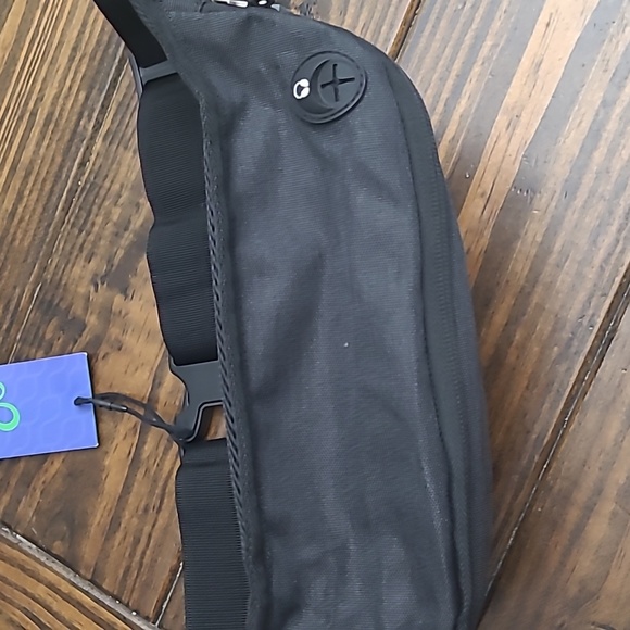 NWT Waterfly fanny/sling bag - Picture 3 of 4